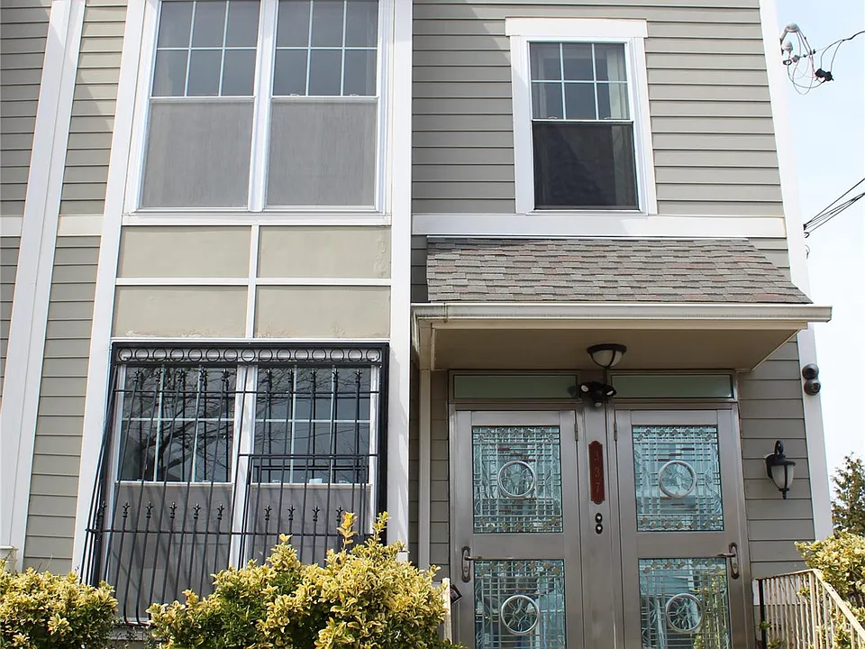 337 Beach 42nd St