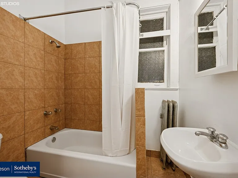 670 W Sheridan Rd #2 — Photo 14