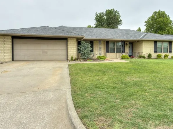 11017 NW 116th St, Yukon, OK 73099