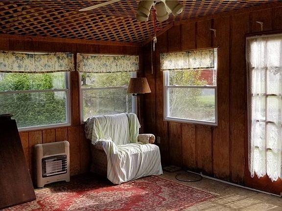 3rd image of 35871 Maple Dr