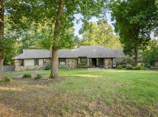 333 Deer Point Ln, Florence, AL 35634