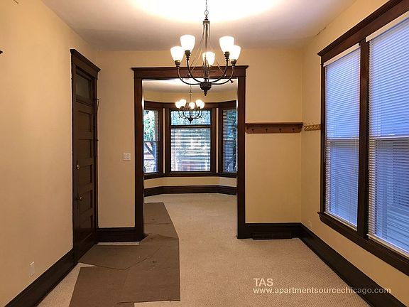 3rd image of 1133 W Wrightwood Ave APT 3F