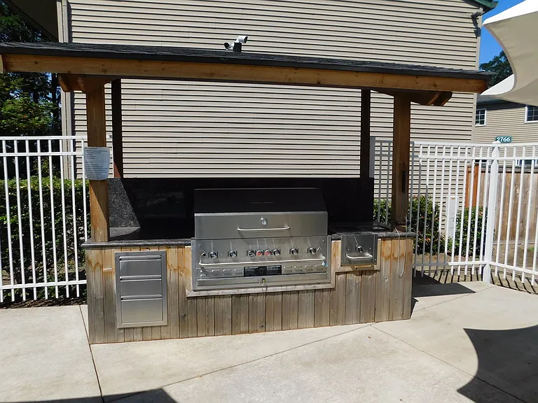 Lakeside Manor Townhomes — Photo 16