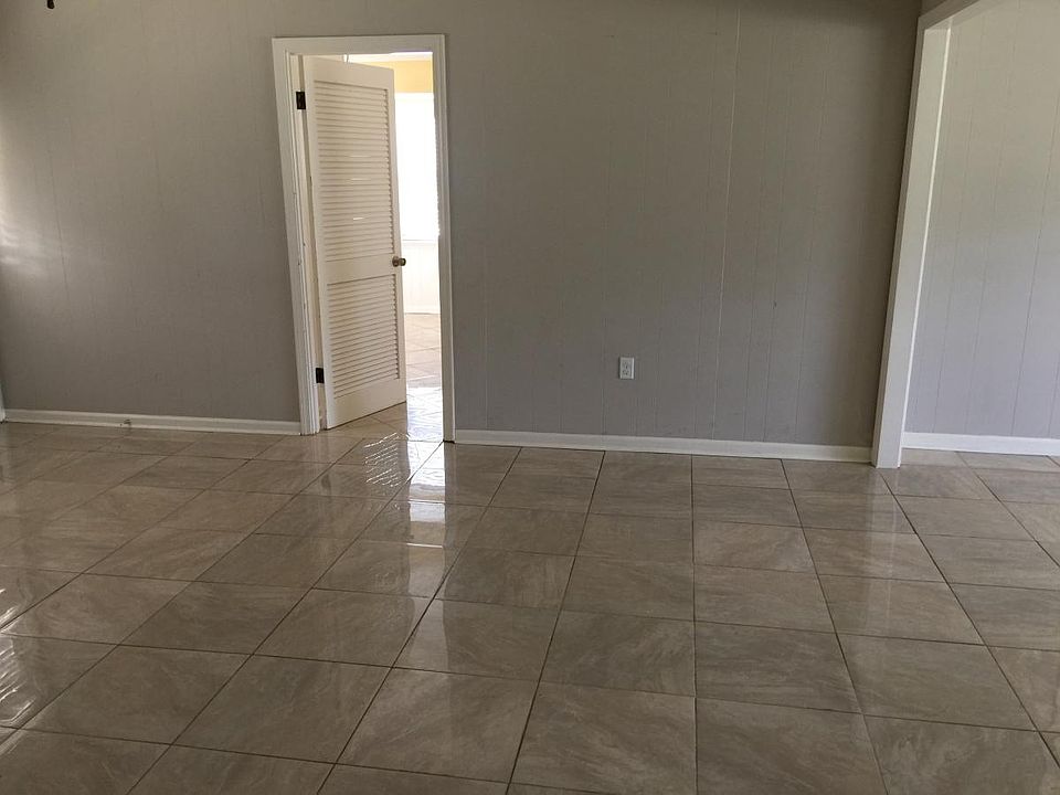 2nd image of 4510 Shadeland Dr