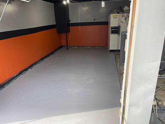 4th image of 4233 Midway Ave