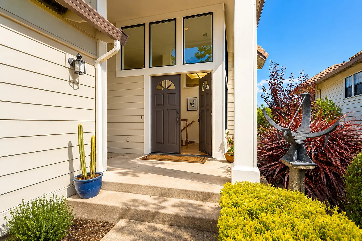 3016 Ransford Cir — Photo 2