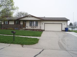 1216 Lawndale Dr, Wayne, NE 68787