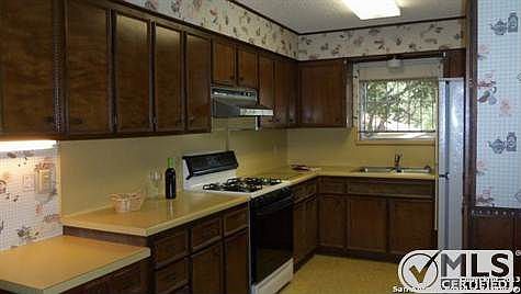 2nd image of 3506 Prince George Dr