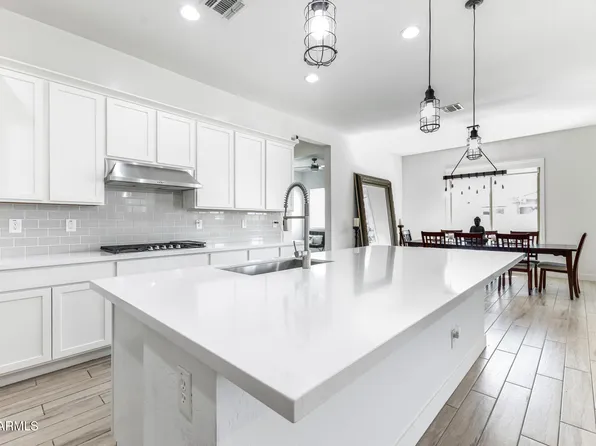 10207 E STROBE Avenue, Mesa, AZ 85212