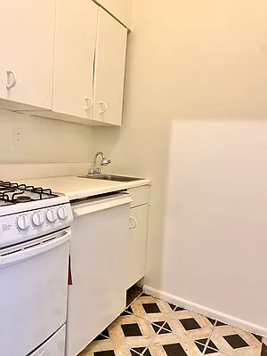 Rented by Compass | media 10