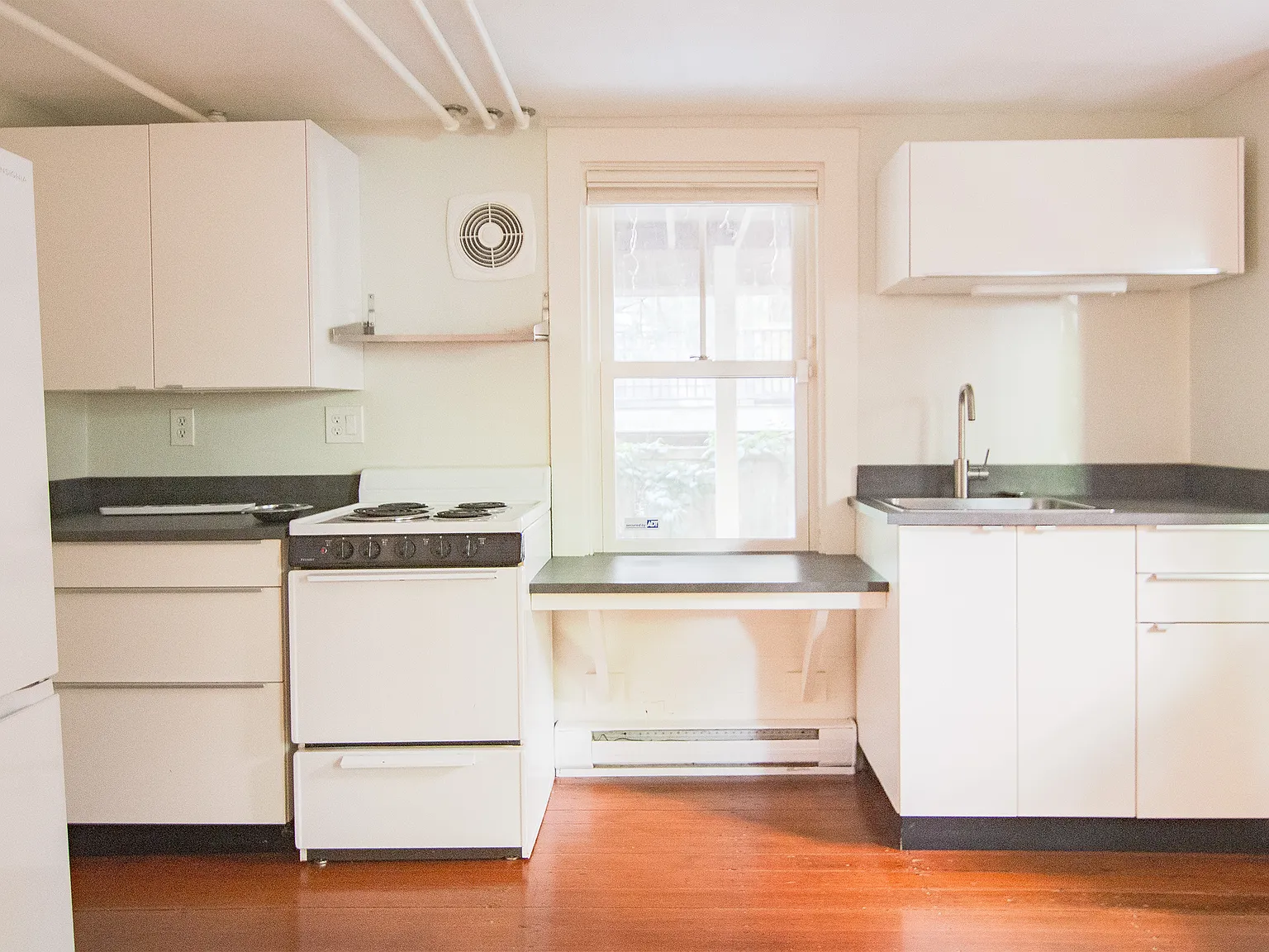 1 bed, 375 sqft, $2,200 — Photo 4