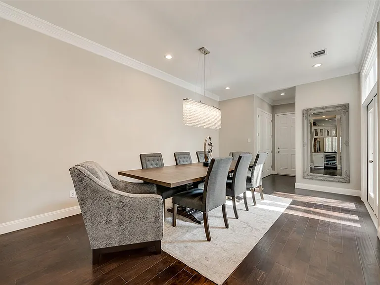 2902 N Pearl St — Photo 16