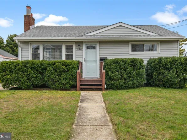 234 W 10th St, Ship Bottom, NJ 08008