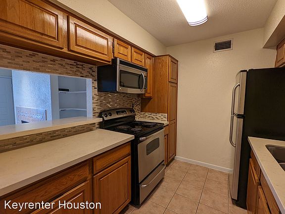 5th image of 1860 White Oak Dr APT 337