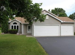 2110 Schindler Xing, Chaska, MN 55318