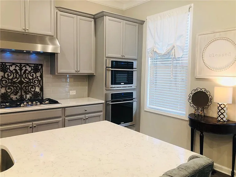 324 Beacons Pl — Photo 33