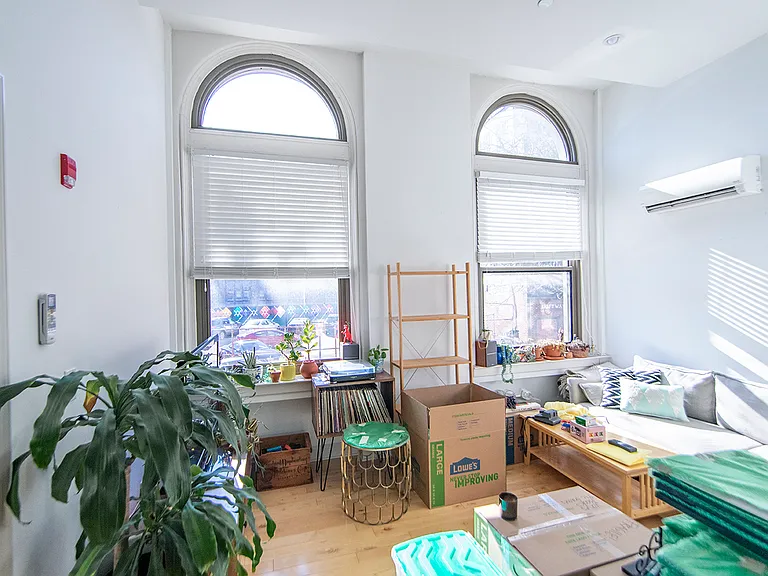 Queen Village Lofts — Photo 14