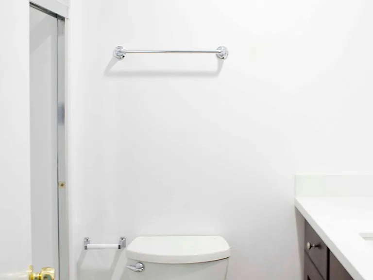 1033 Cordova St #14 — Photo 7