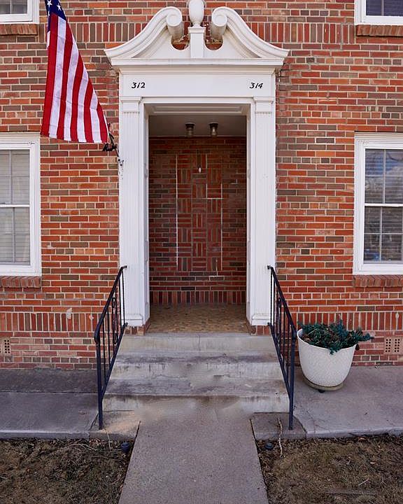 1st image of 314 W 21st St
