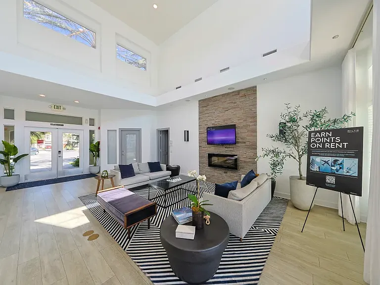 Allure at Camarillo — Photo 25