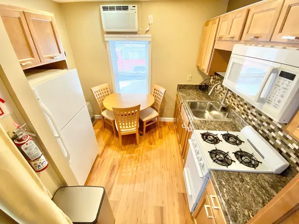 15-17 North Champlain St, 15-17 N Champlain St #2, Burlington, VT 05401