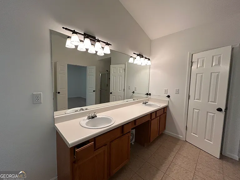 665 Arncliffe Ct — Photo 11