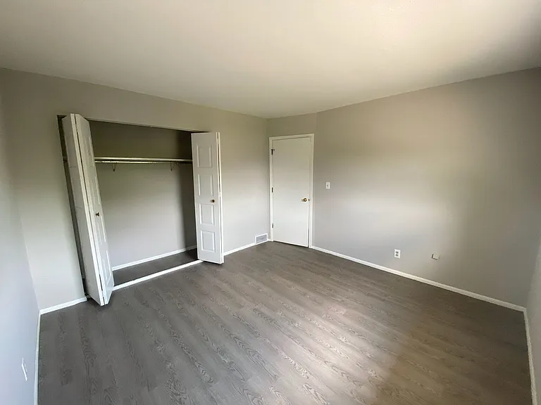 401-433 Donald Dr — Photo 7