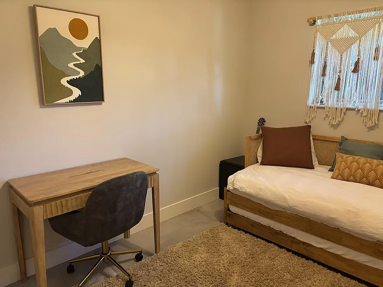 1822 Windsor Dr #1 — Photo 12