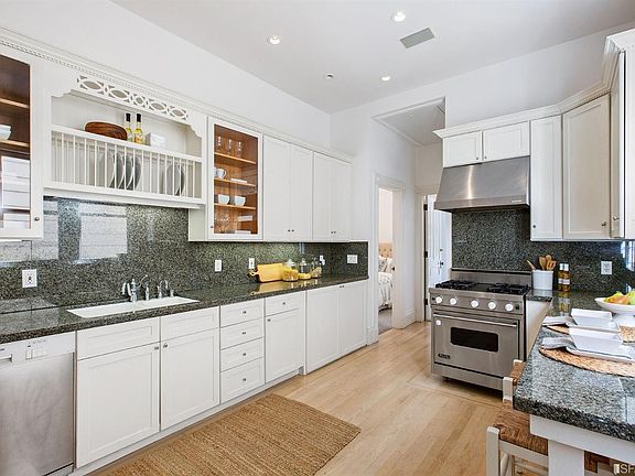 3rd image of 2021 Green St