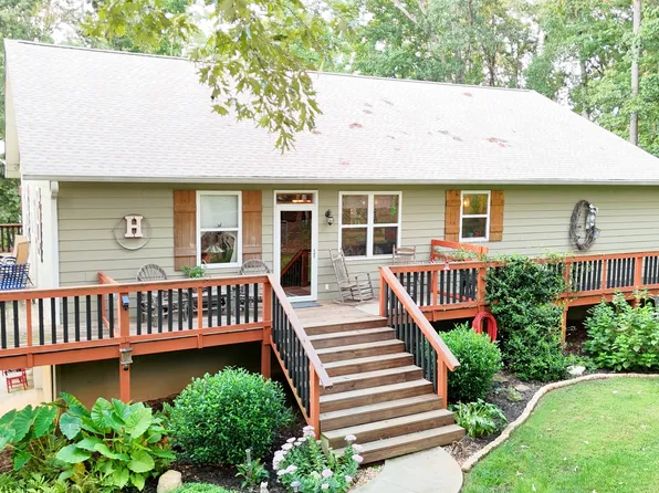 841 Spring Rd, Baldwin, GA 30511
