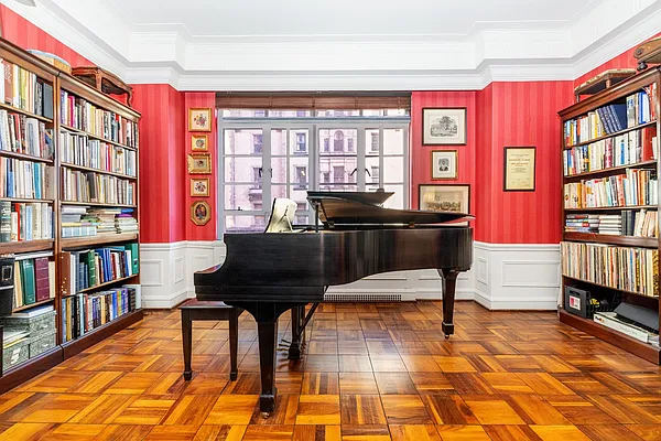 Sold by Societe Real Estate | media 30