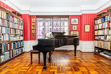 Sold by Societe Real Estate