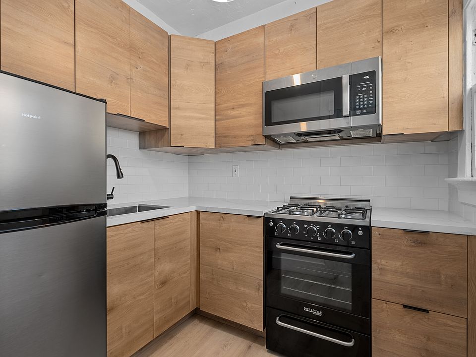 1st image of 3105 5th Ave APT 17