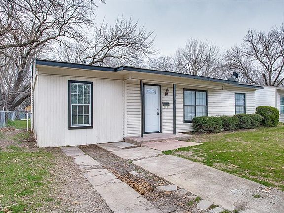 3rd image of 913 Highland Dr