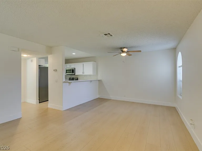 1800 Edmond St #124 — Photo 5