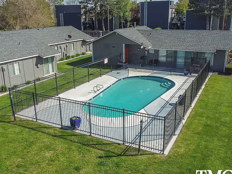 200 Waldron St — Photo 6