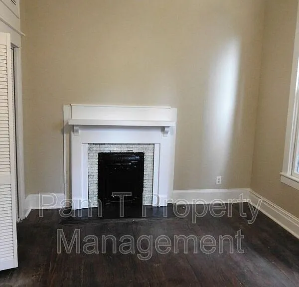 512 E Waldburg Ln — Photo 5