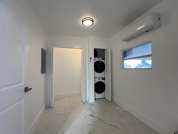 5th image of 219 Danube Ave APT C