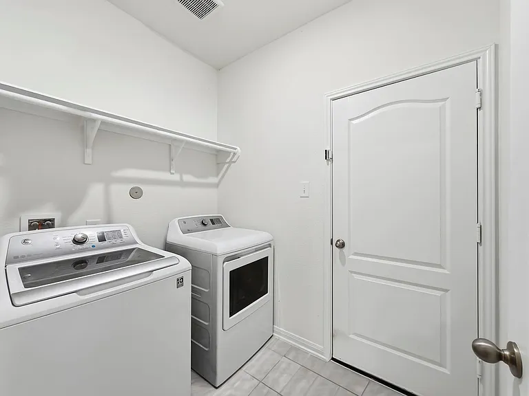 25402 Trinity Oakley Ct — Photo 17