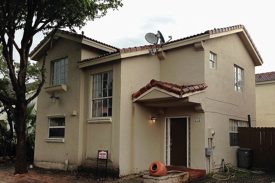 1st image of 743 NW 126th Pl