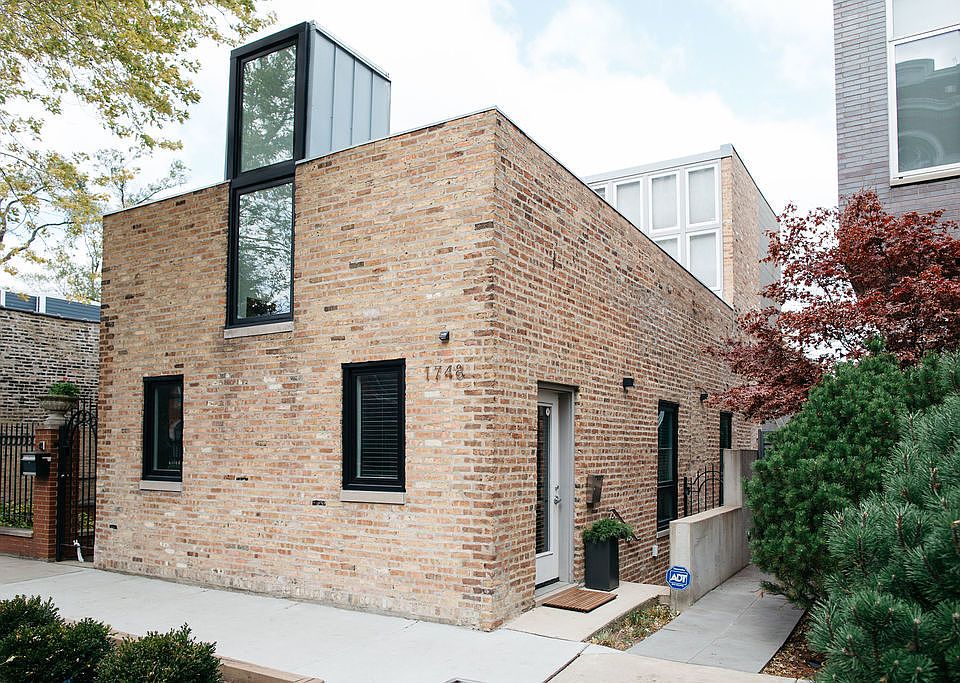 1st image of 1748 W Cortland St #1