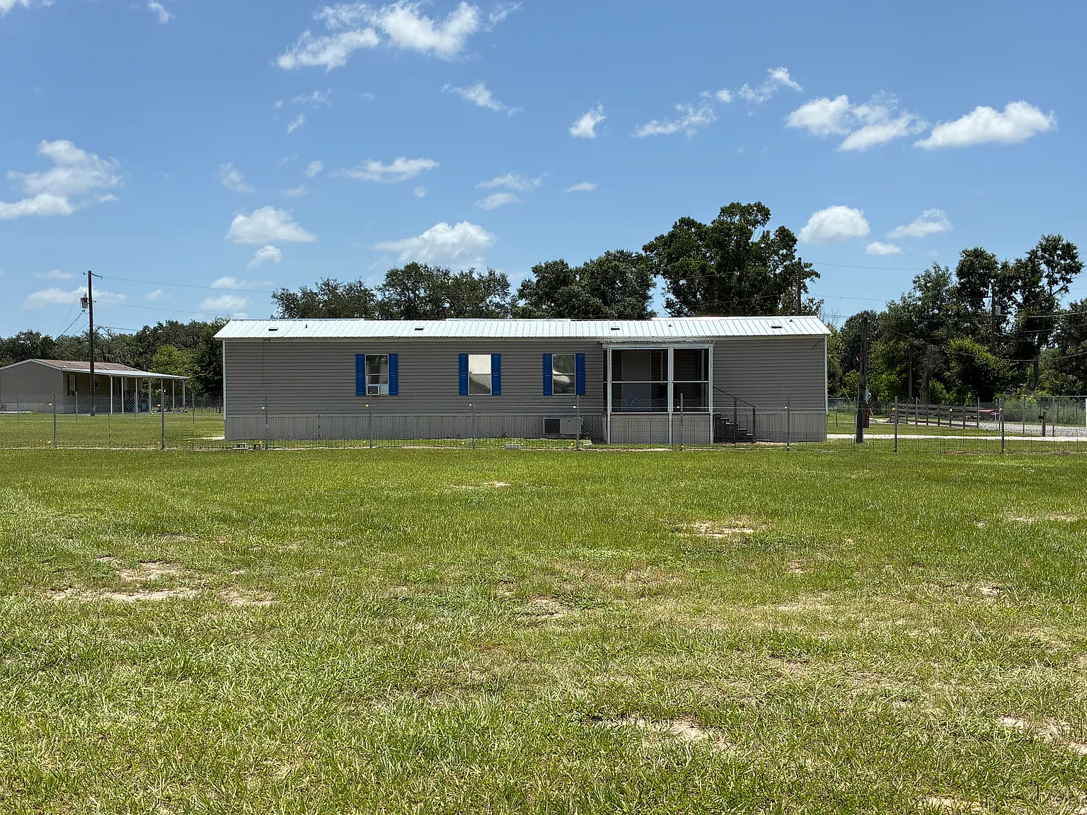 3 bed, 1070 sqft, $1,800 — Photo 1