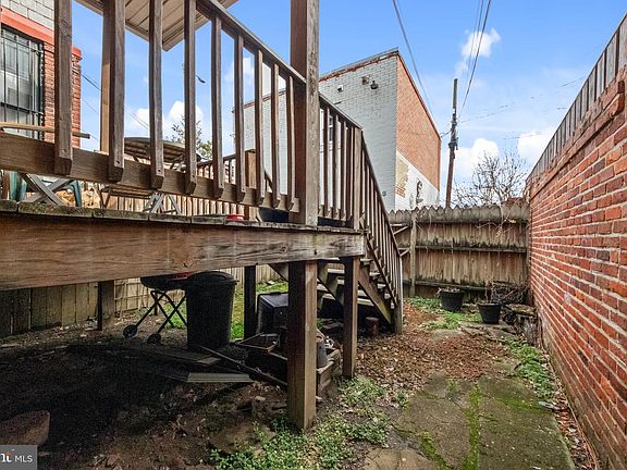 4th image of 1011 Independence Ave SE