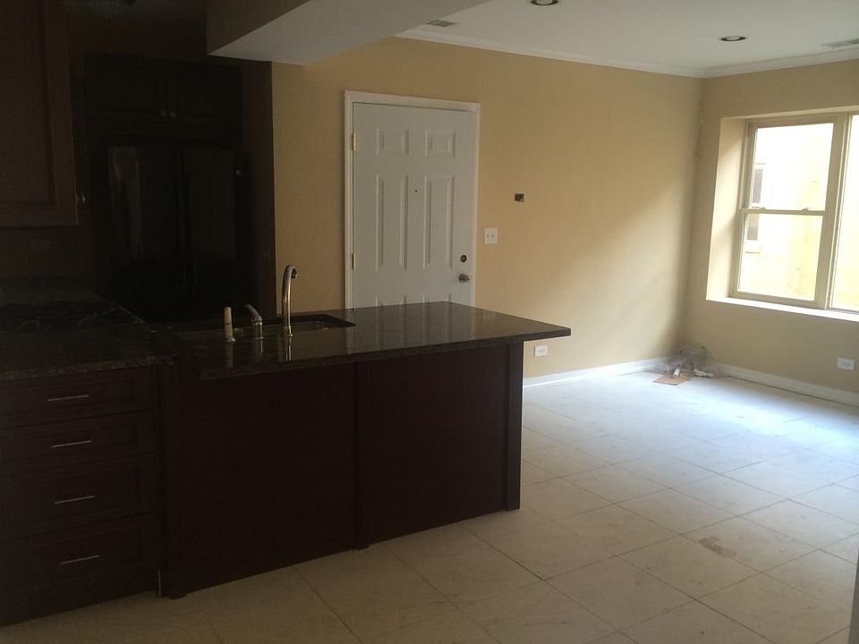 1st image of 2726 W Lunt Ave APT 1W