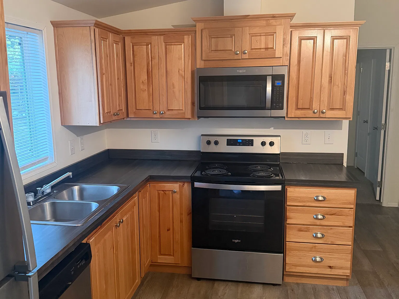 2 bed, 1000 sqft, $2,000 — Photo 2