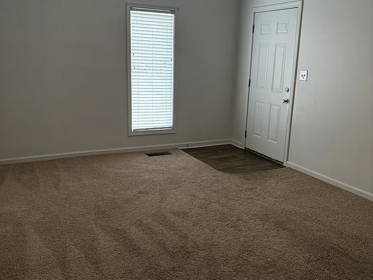 130 Drivers Rd — Photo 3