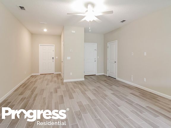 4th image of 13271 Shore Grass Dr