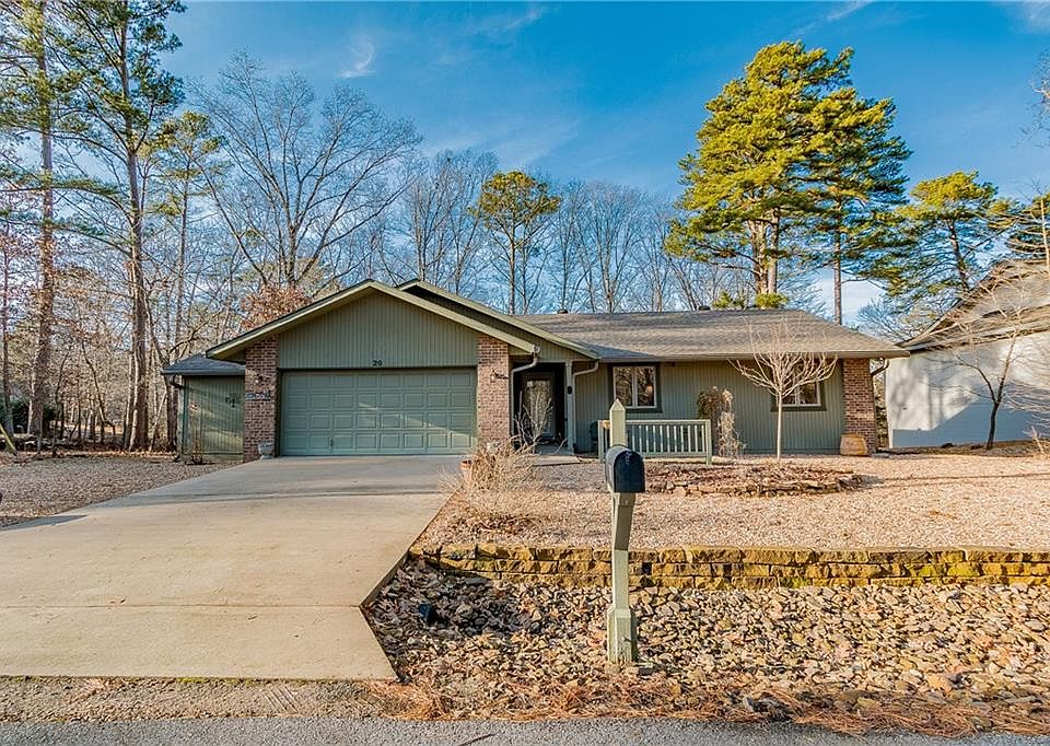 1st image of 20 Deddington Dr