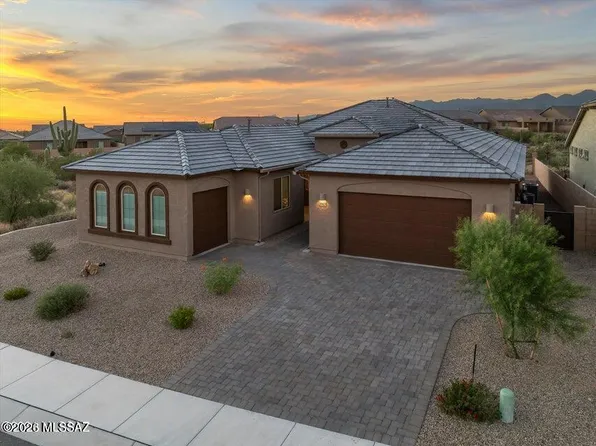 10623 N Iron Peak Dr, Tucson, AZ 85742
