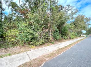 Sinclair St, Chipley, FL 32428